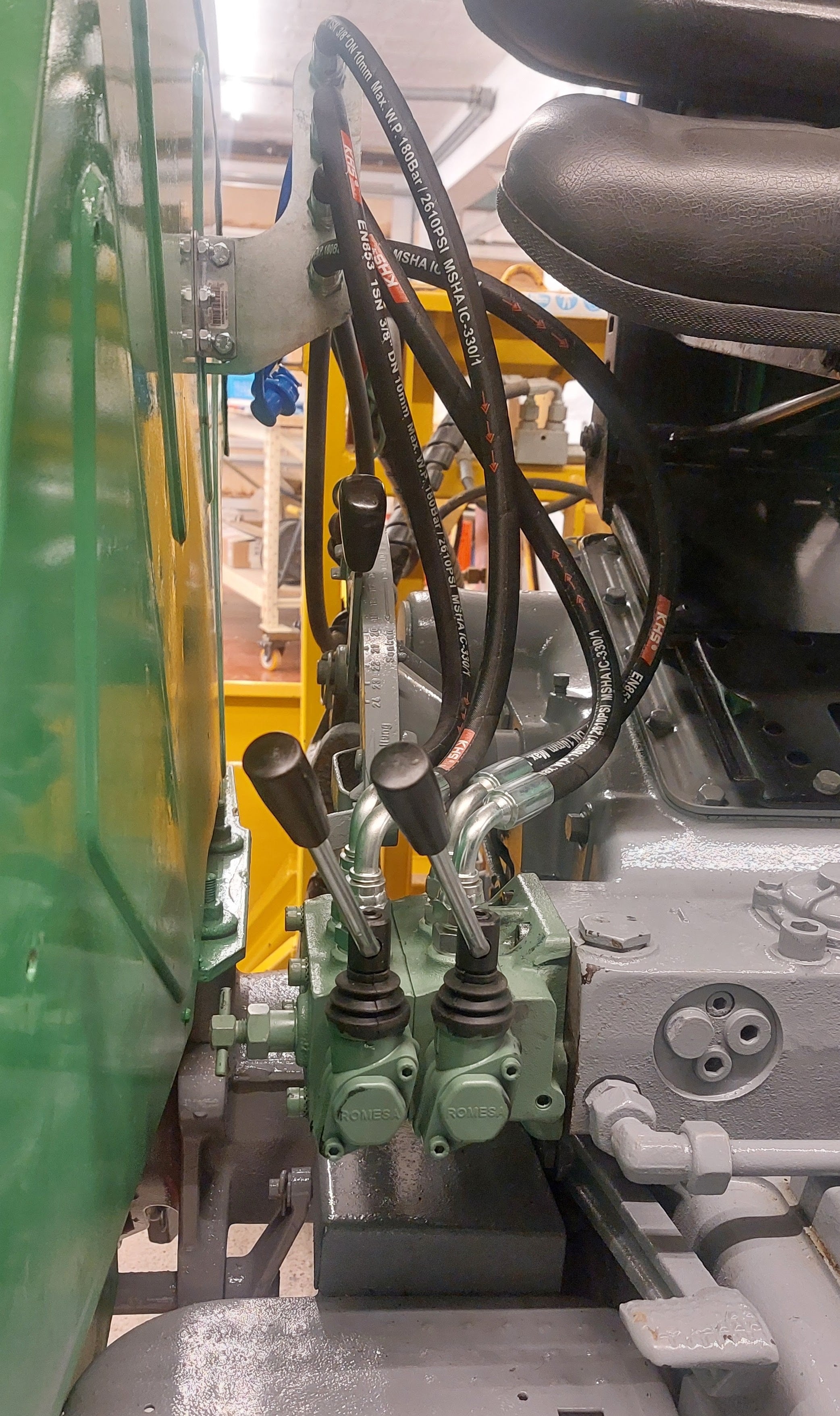 Hydraulik Steuergerät kompatibel mit Deutz Traktor 2506 3006 4006 5006 6206 – Doppelsteuergerät 4-Wege